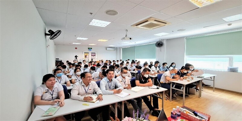 Thầy Lý Minh Hiếu nổi bật với phương pháp giảng dạy hiện đại